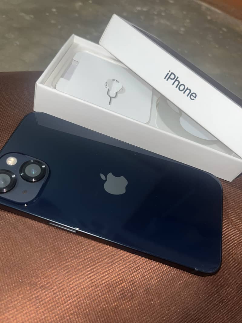 Apple iPhone 13 2