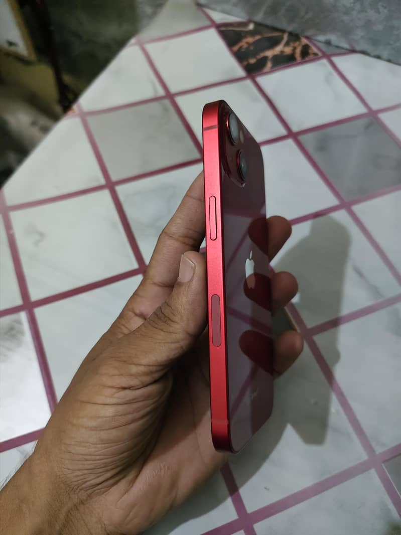Apple iPhone 13 4