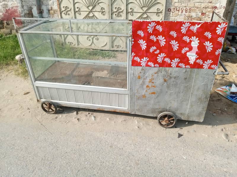 برگر، چاٹ، سموسہ یا فاسٹ فوڈ کاؤنٹر 0