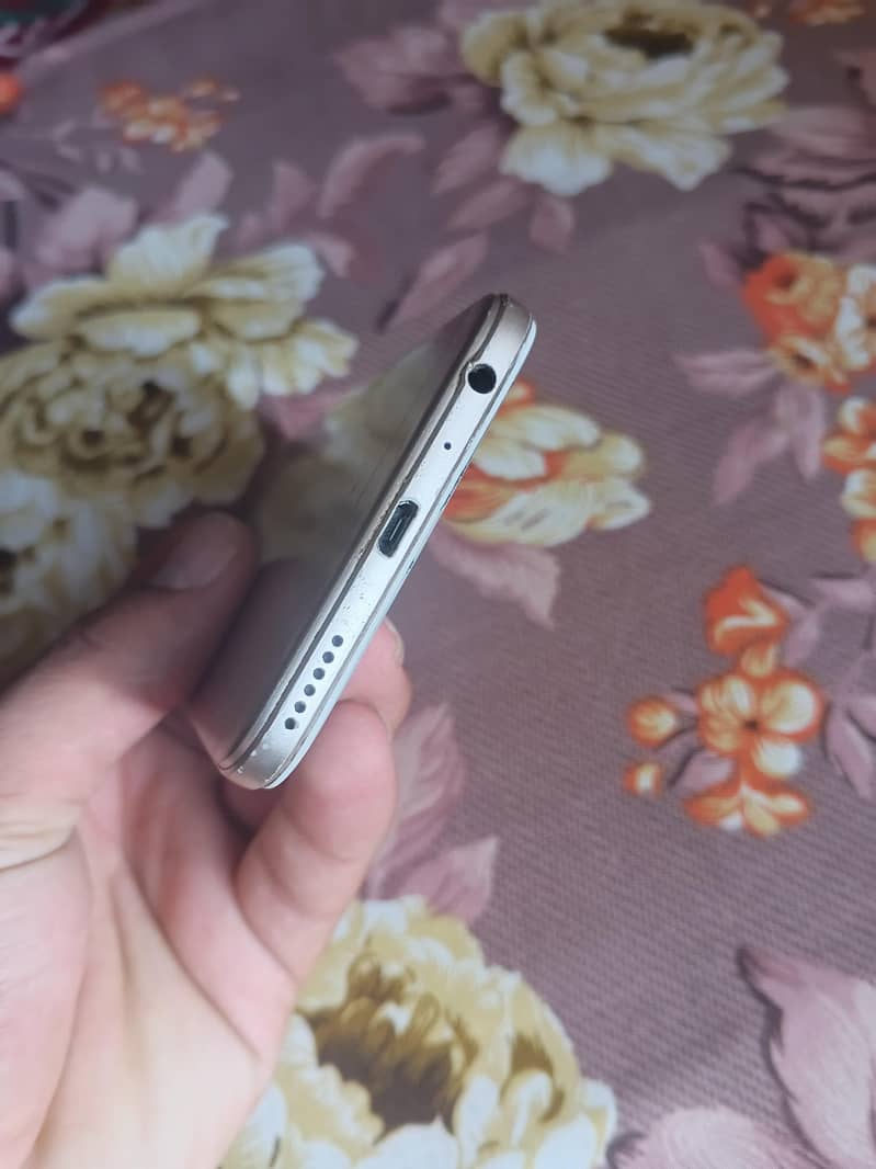 OPPO A57 0