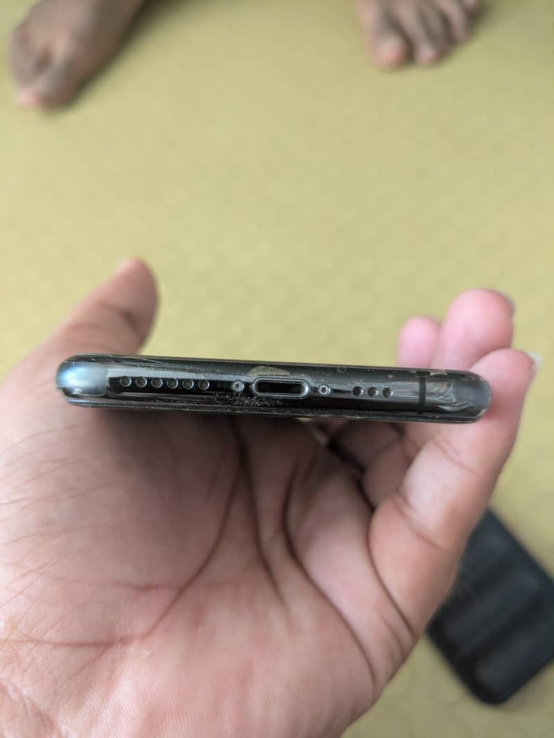 Apple iPhone 11 Pro 2