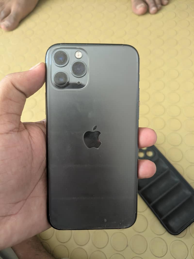 Apple iPhone 11 Pro 3