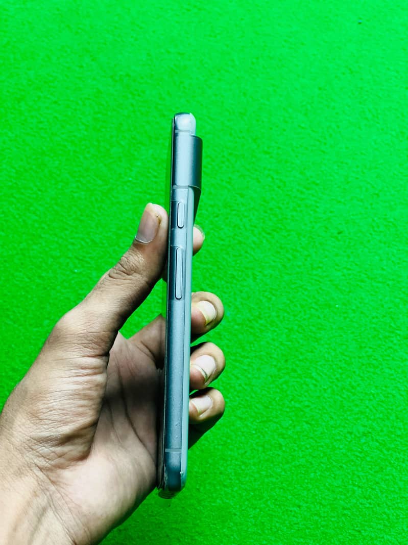 Google Pixel 8 2