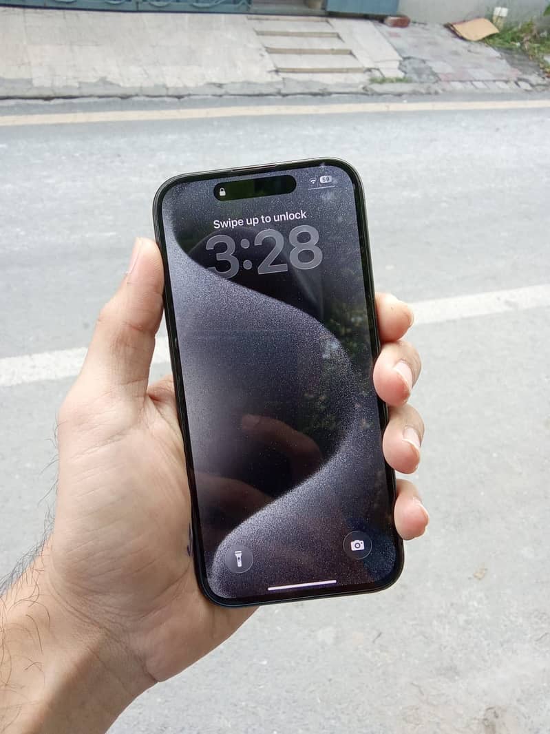 Apple iPhone 15 Pro 0