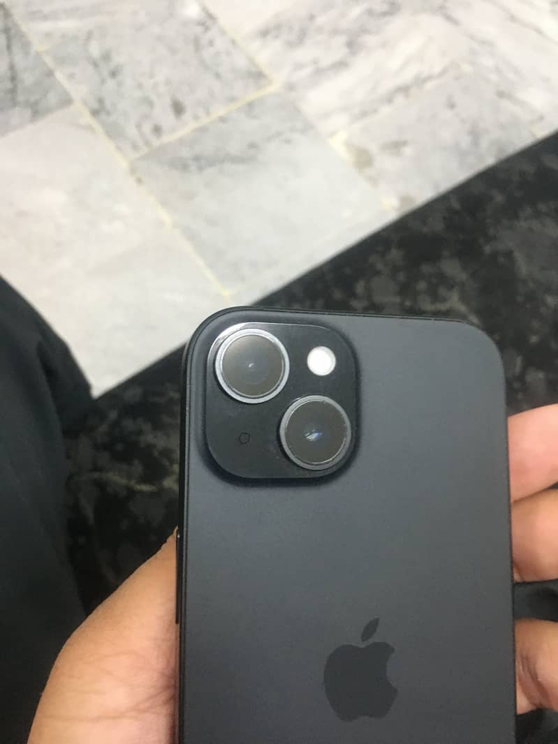 Apple iPhone 15 2