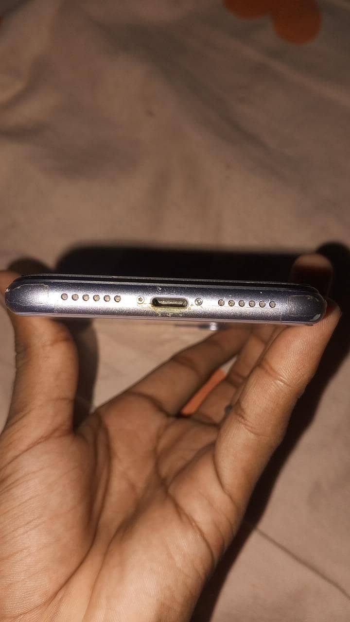 Apple iPhone 11 5