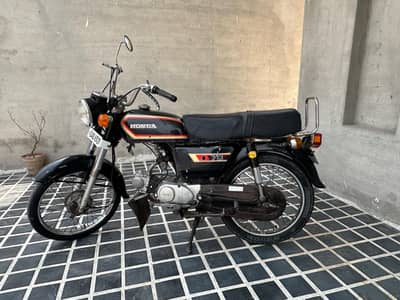 Honda cd 70 1982 Antique piece