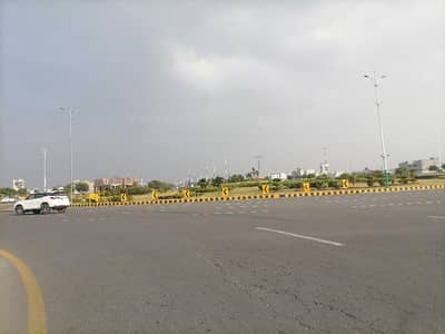 Facing Park DHA Phase 8 - Block T Residential Plot Sized 1 Kanal Is Available