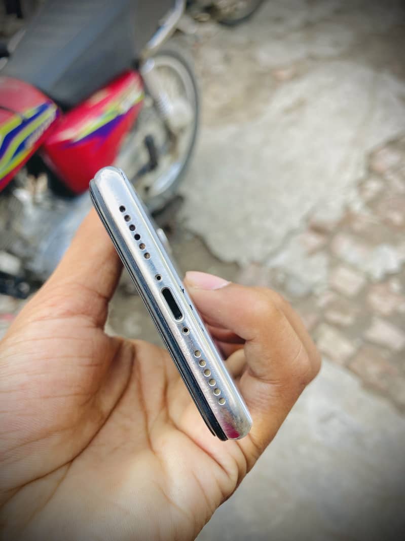 iPhone X 3