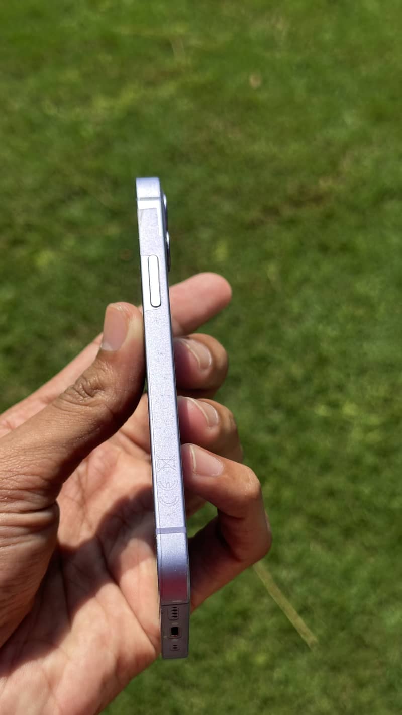 Apple iPhone 12 mini 1