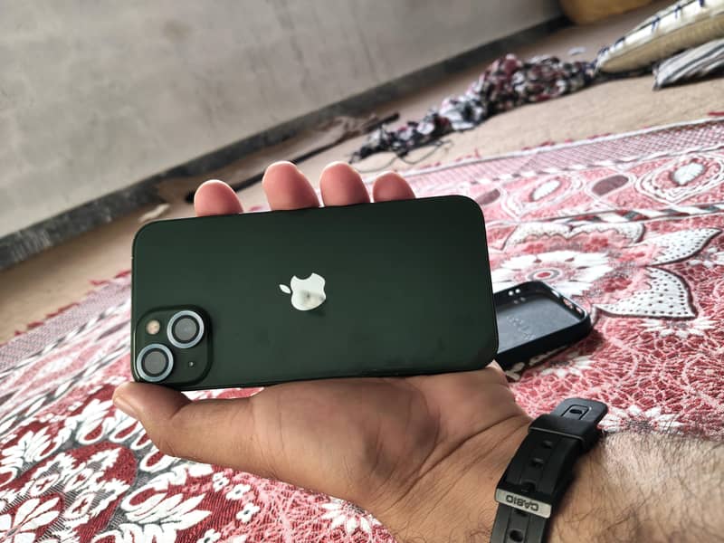 Apple iPhone 13 0