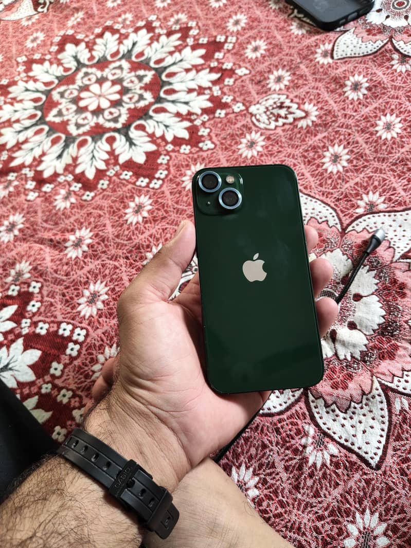 Apple iPhone 13 2