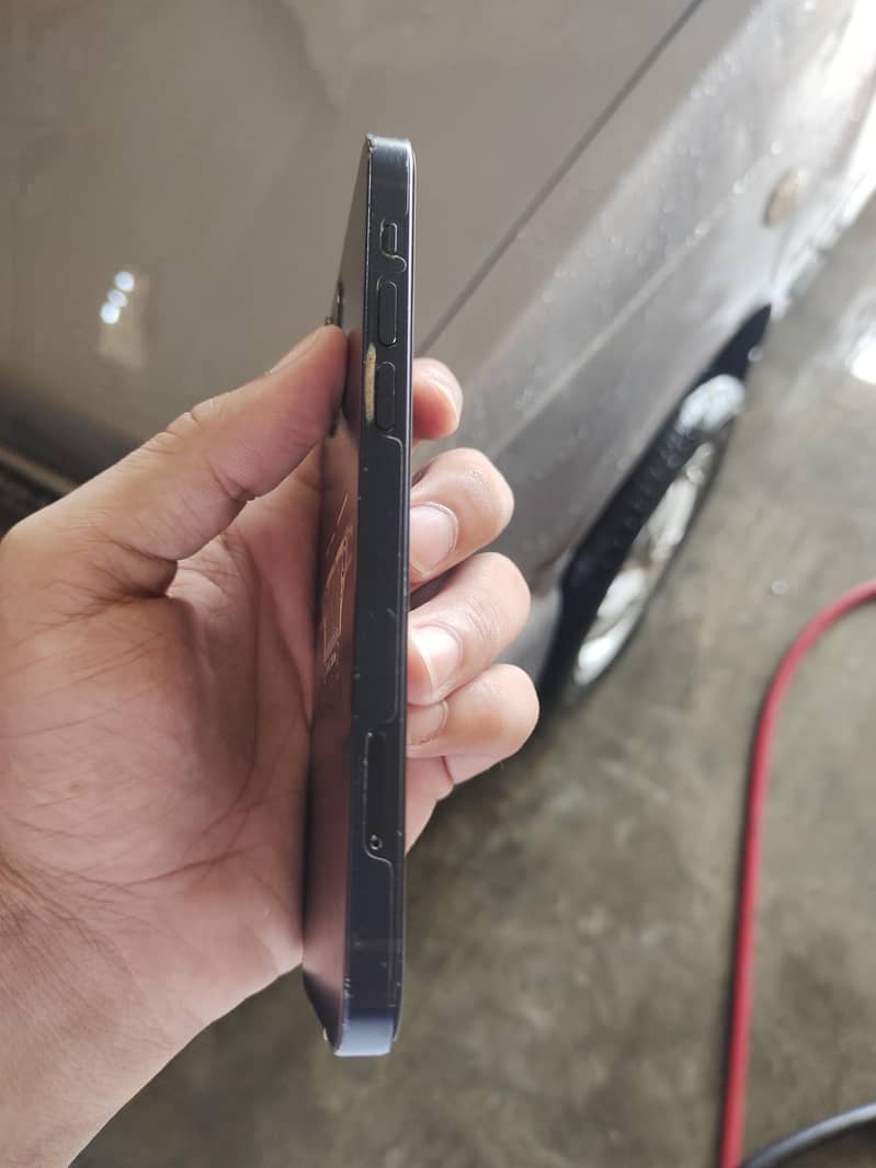 Apple iPhone 12 2