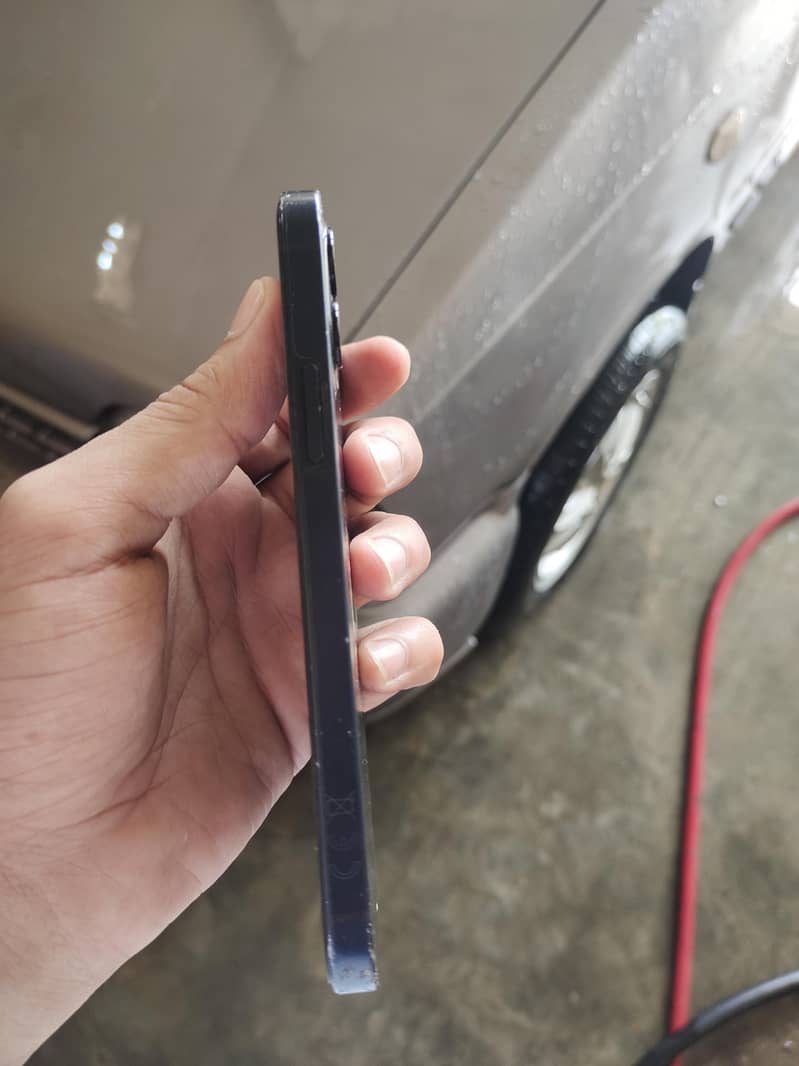 Apple iPhone 12 3