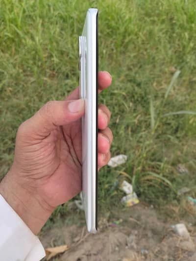 Vivo V40