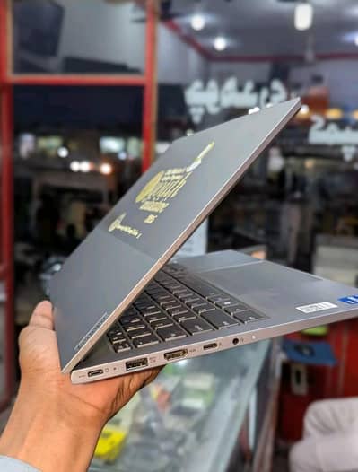 Laptop Lenovo Corei7 13 Generation 8GB, 512GB SSD