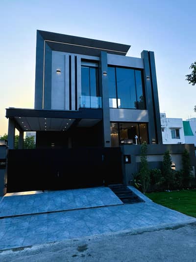 10 MARLA SLIGHTLY USE HOUSE FOR RENT IN DHA PHASE 5