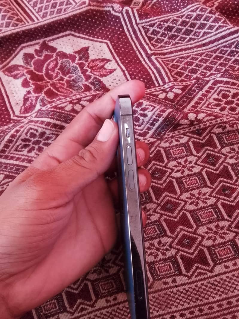 Apple iPhone 12 Pro 2