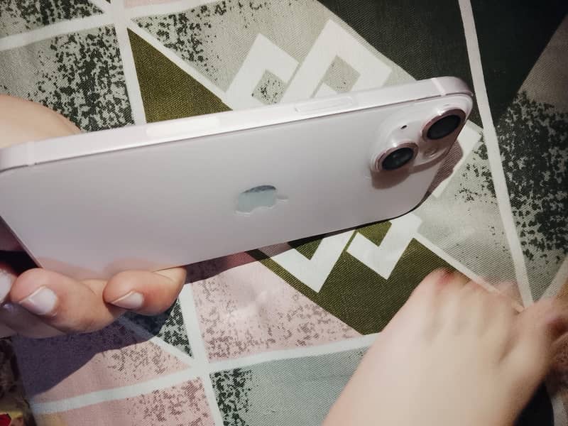 Apple iPhone 13 3