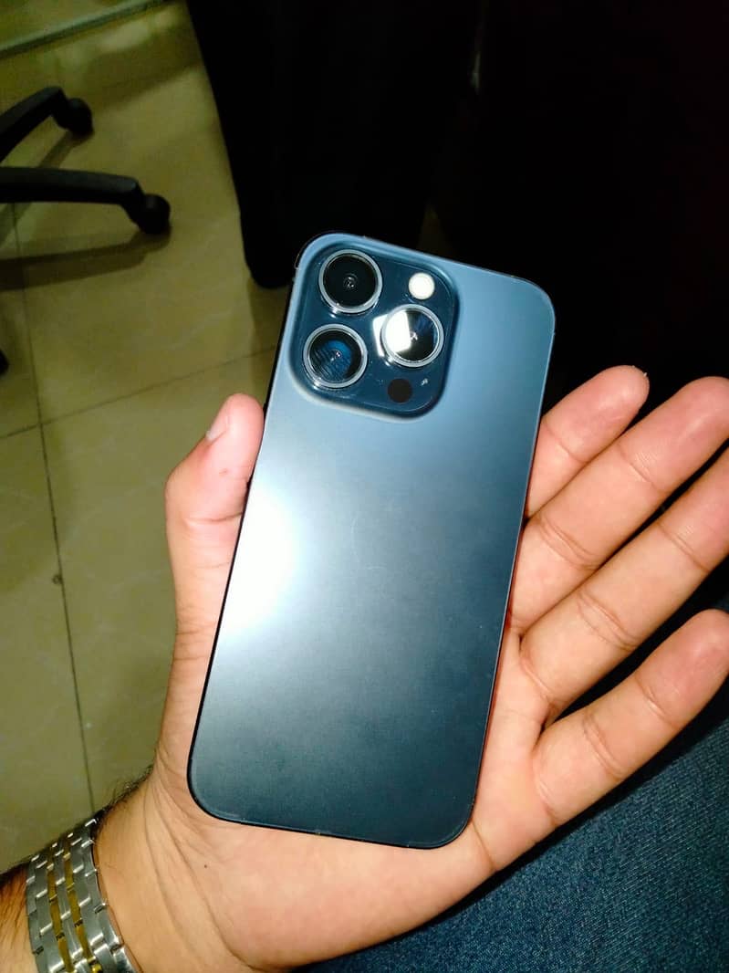 Apple iPhone 15 Pro 1