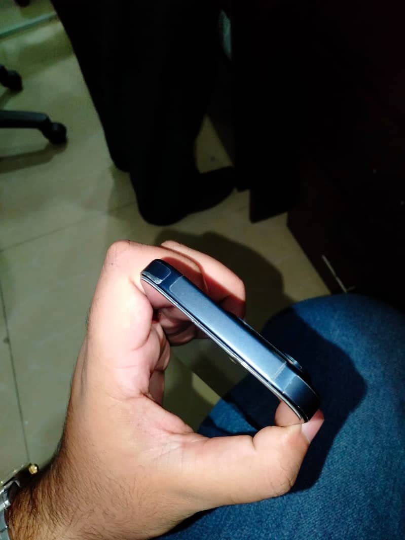 Apple iPhone 15 Pro 4