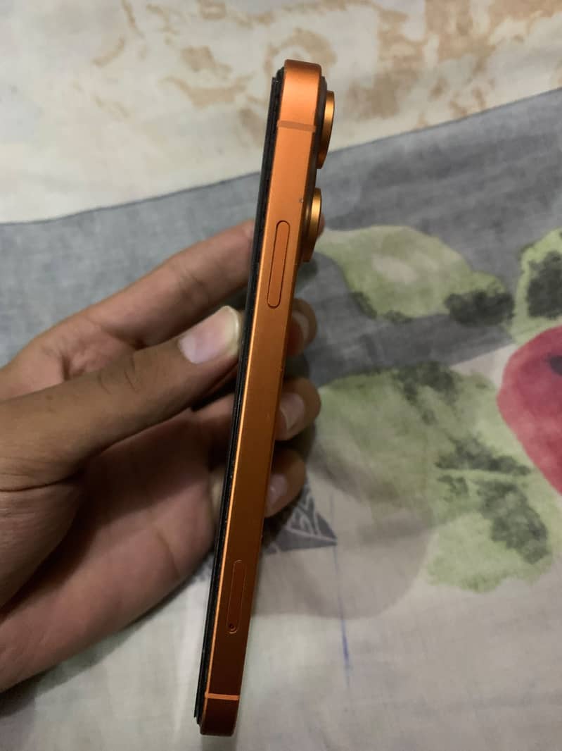Apple iPhone 11 3