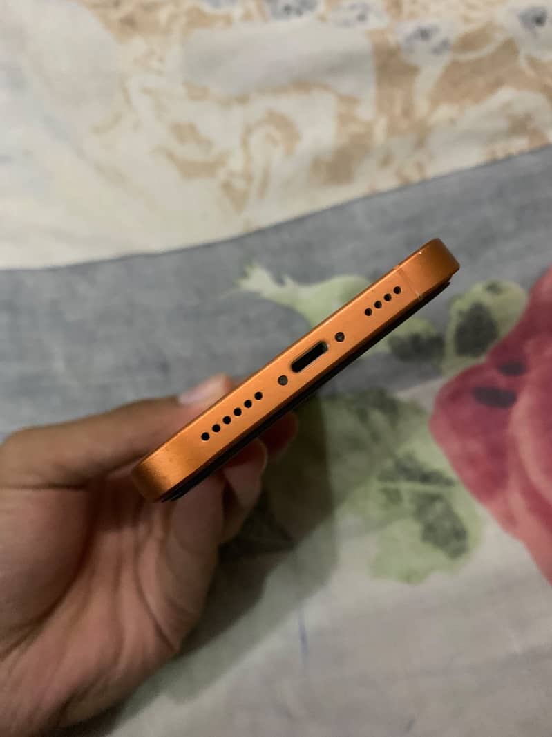 Apple iPhone 11 4