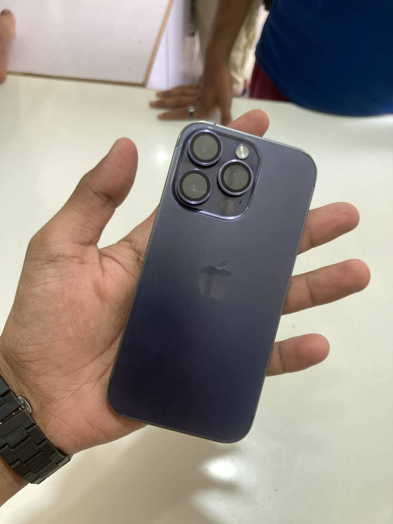 Apple iPhone 14 Pro 0