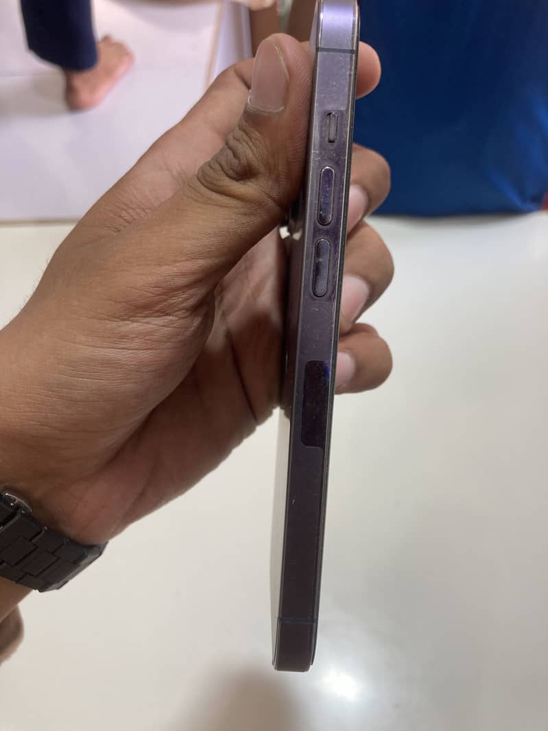 Apple iPhone 14 Pro 2