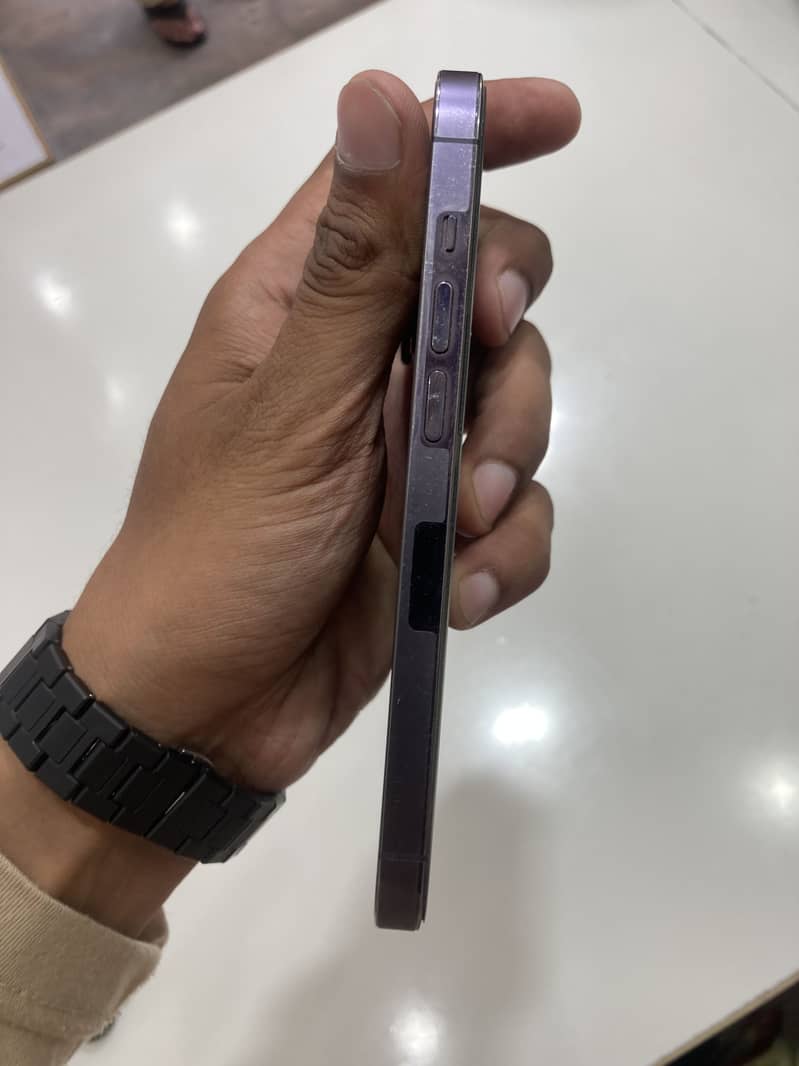 Apple iPhone 14 Pro 4