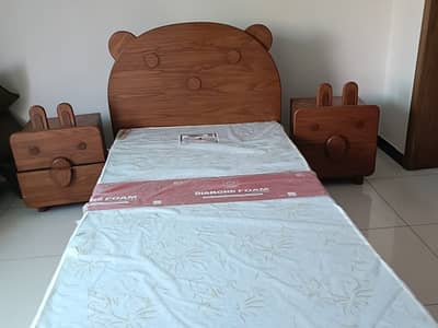 Beautiful pure kikar wood customized bed set with brand new matress