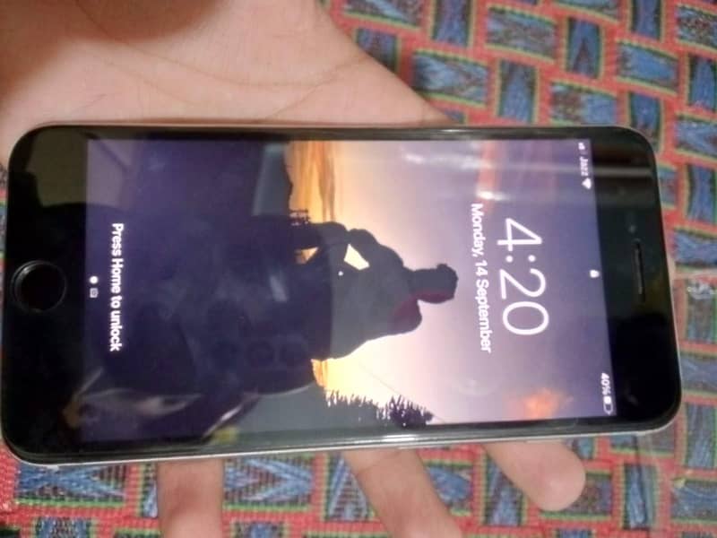 Apple iPhone 6S Plus 4