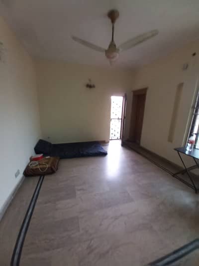 IQBAL TOWN 14 MARLA UPPER PORTION LOWER LOCK INDEPENDENT