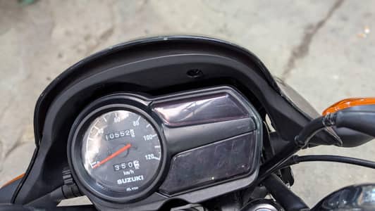 Suzuki 110 | 10/10 Condition | 10,500 KM Driven | Rear Box