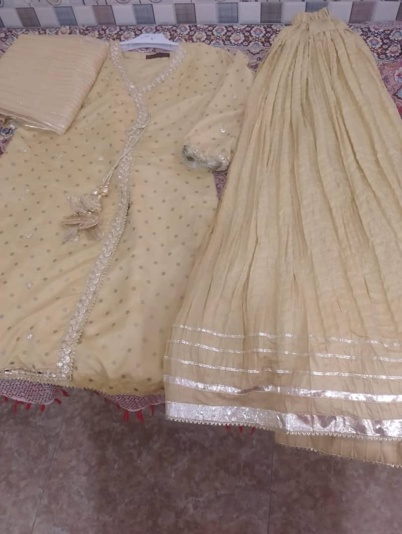شادی بیا کے نئے کپڑے لینے کے لیے ہم سے رابطہ کریں 2