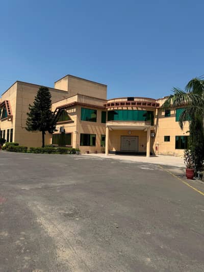 PRIME LOCATION EXCELLENT BUILDING AND WELL MAINTAINED CLOSE