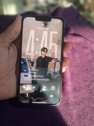 Apple iPhone 13