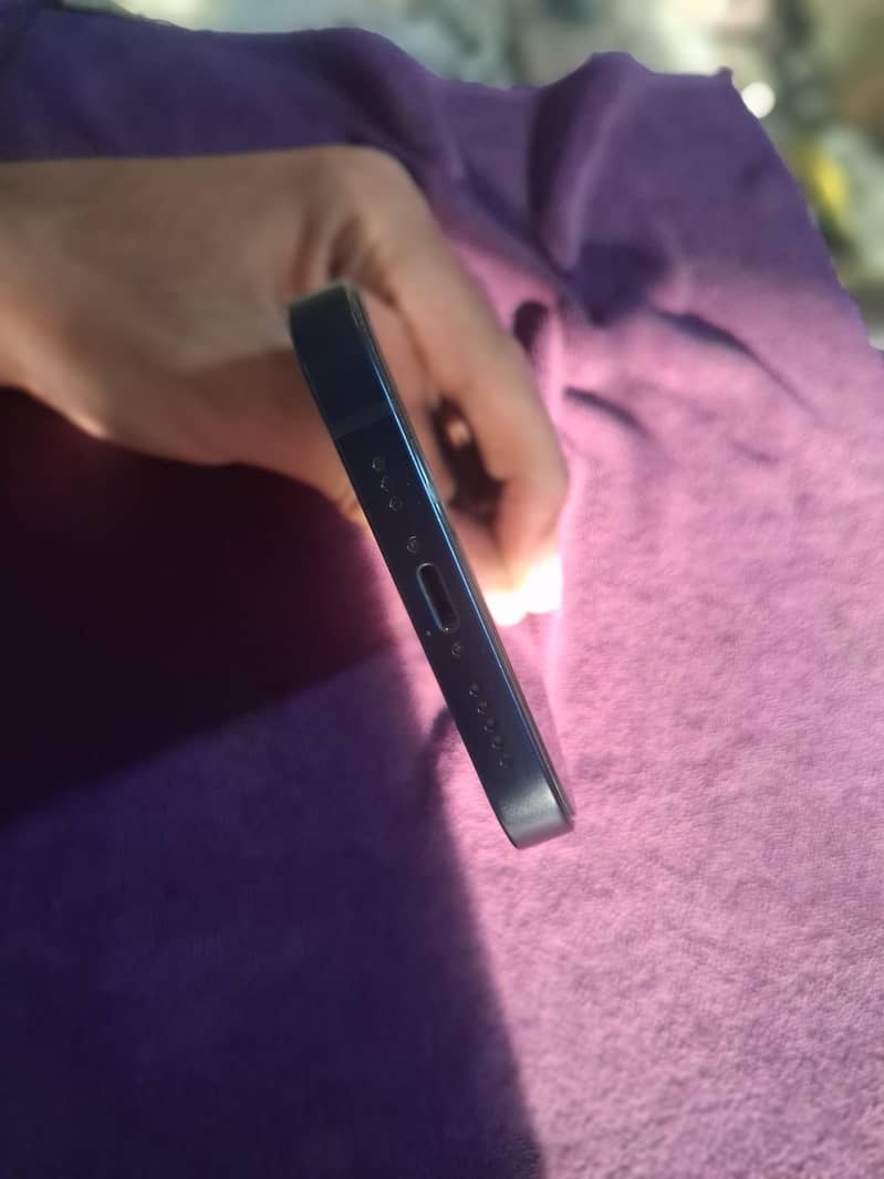 Apple iPhone 13 2