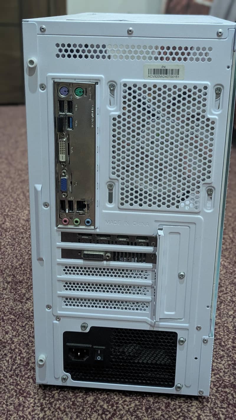Processor (CPU): Intel Core i7 (4th Generation) / Xeon 3