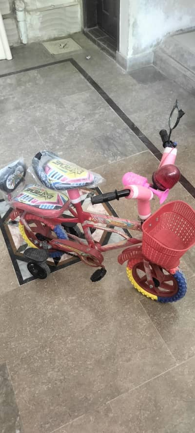 kid cycle just like new