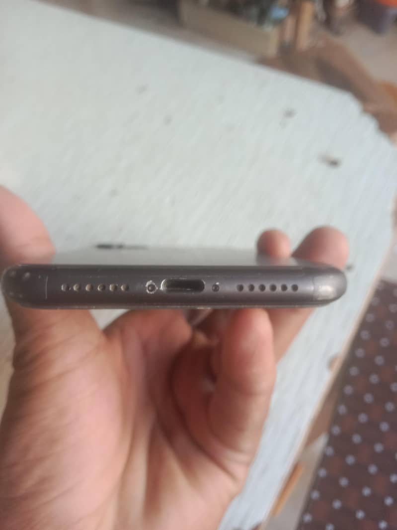 Apple iPhone 11 5