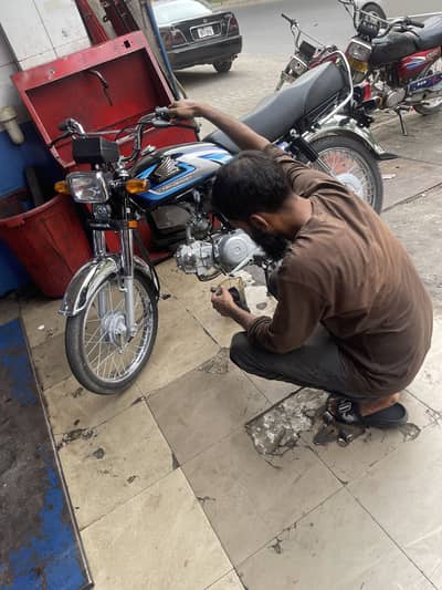 Honda CD 70 2027 sticker unregistered