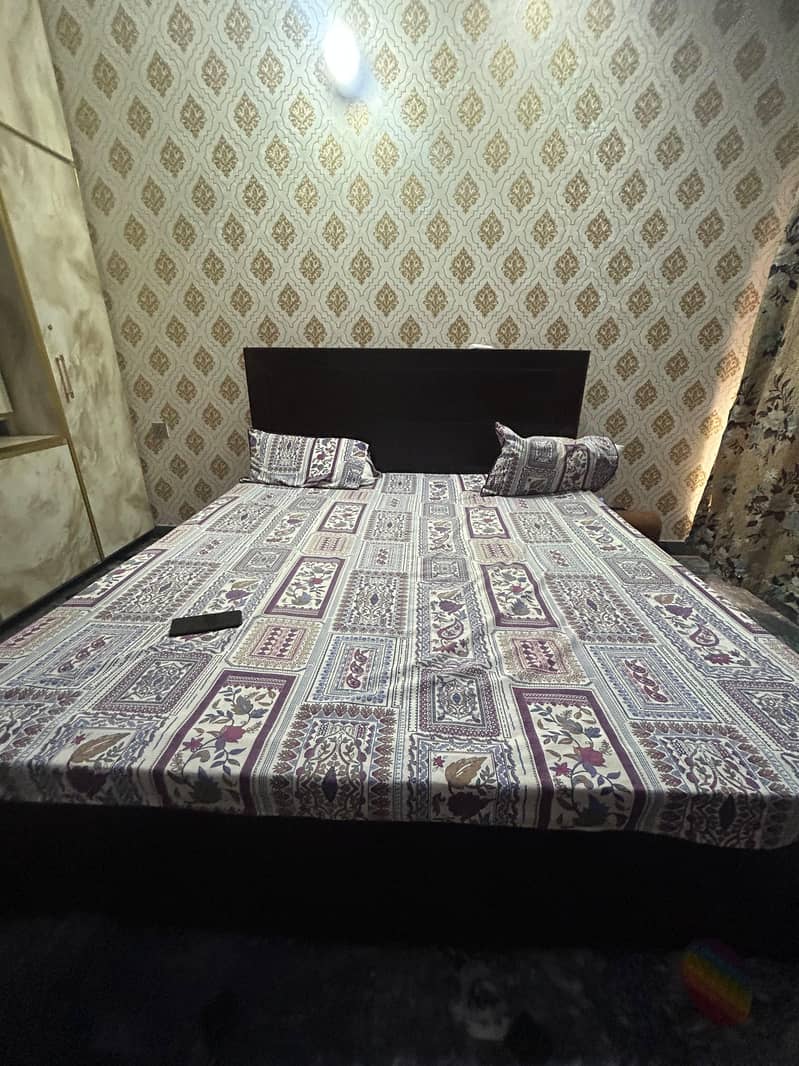 bed or matres 0