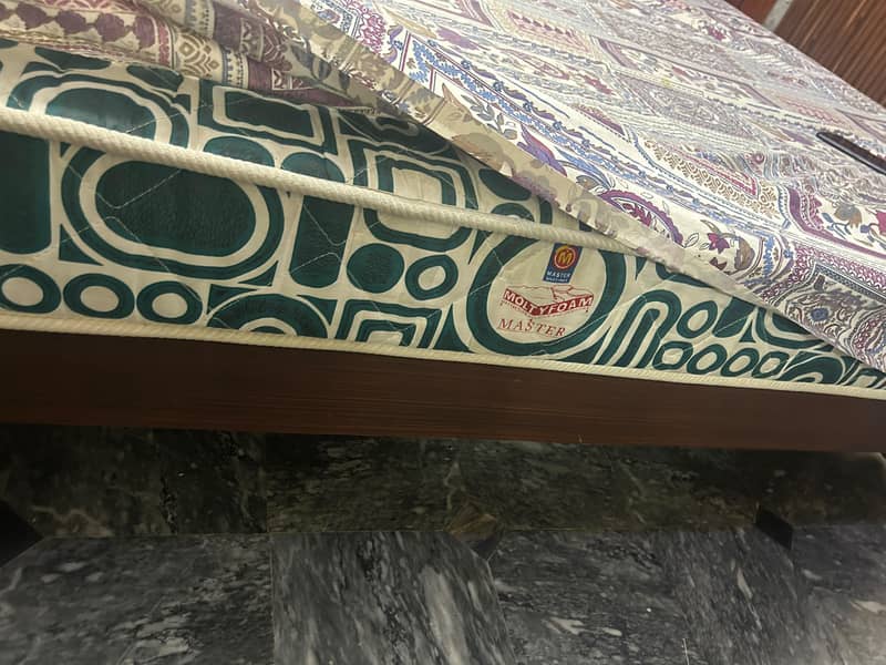 bed or matres 6