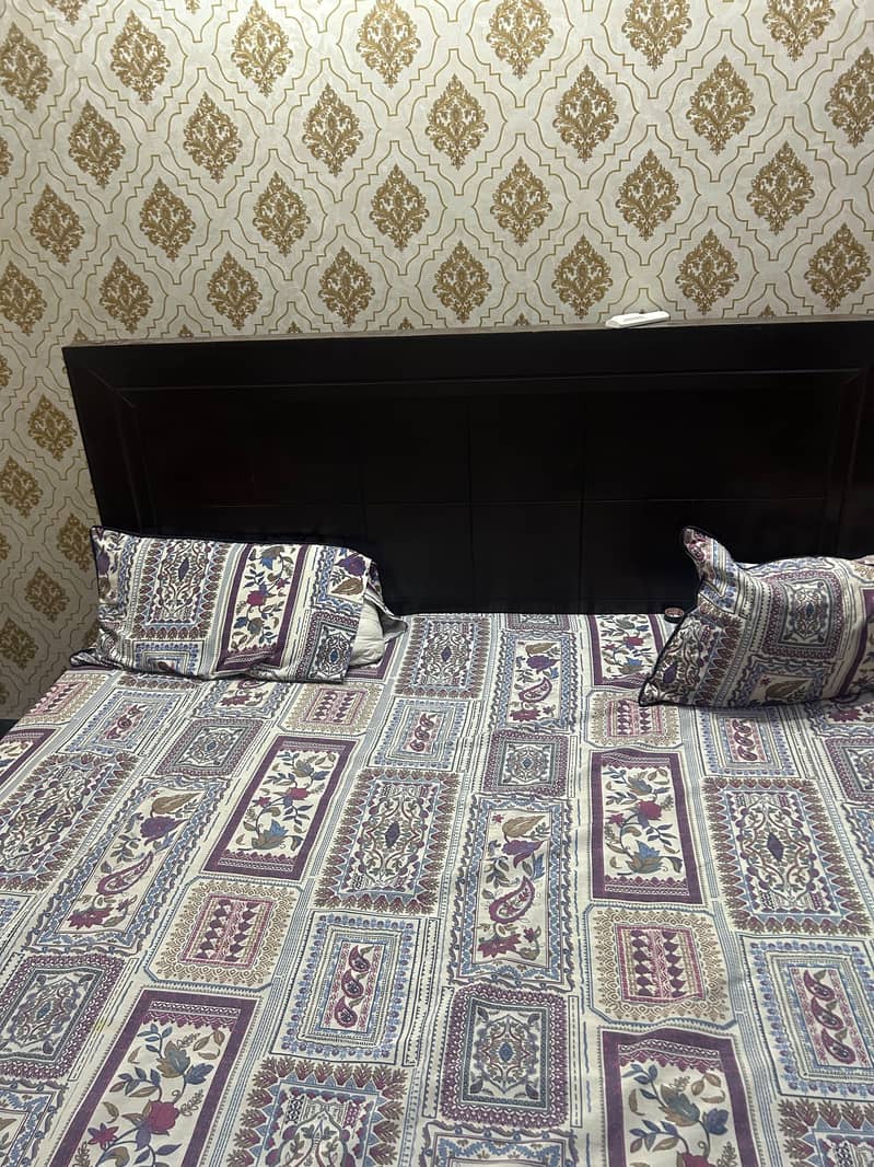 bed or matres 7