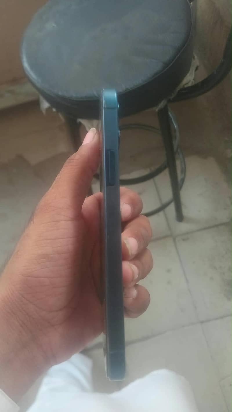 Apple iPhone 12 2