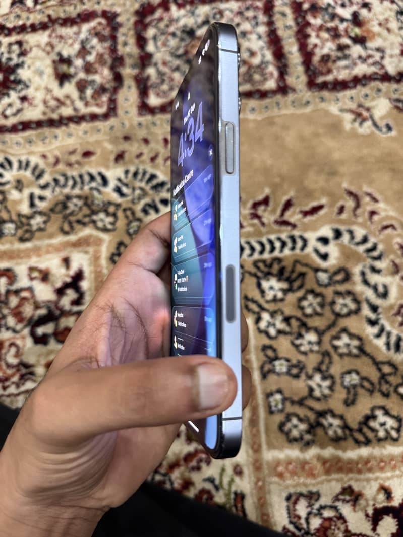 Apple iPhone 13 Pro Max 1