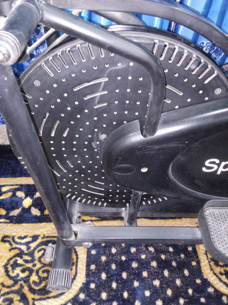 Elliptical Excersing Machine 4