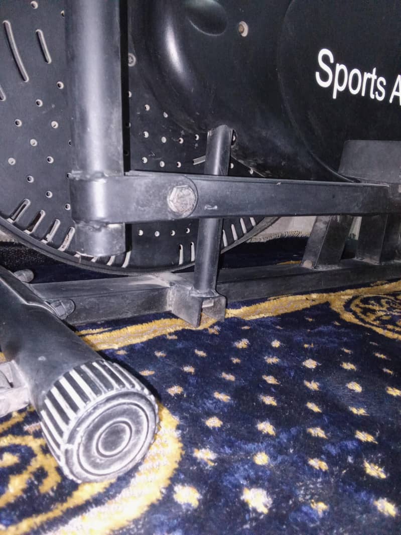 Elliptical Excersing Machine 6
