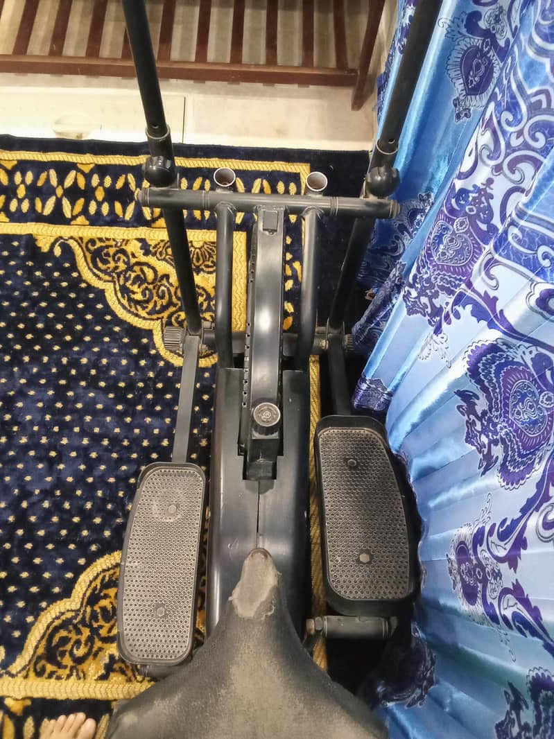 Elliptical Excersing Machine 7
